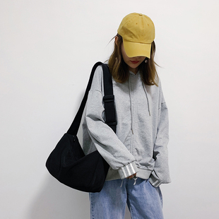 ins风暗黑系日韩简约百搭纯色单肩斜挎布包男女包2019新款 潮背包