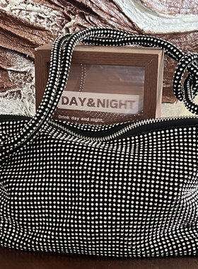 新款水钻晚宴斜跨腰包大容量可斜挎手拎信封女包奢华钻包水桶钻包