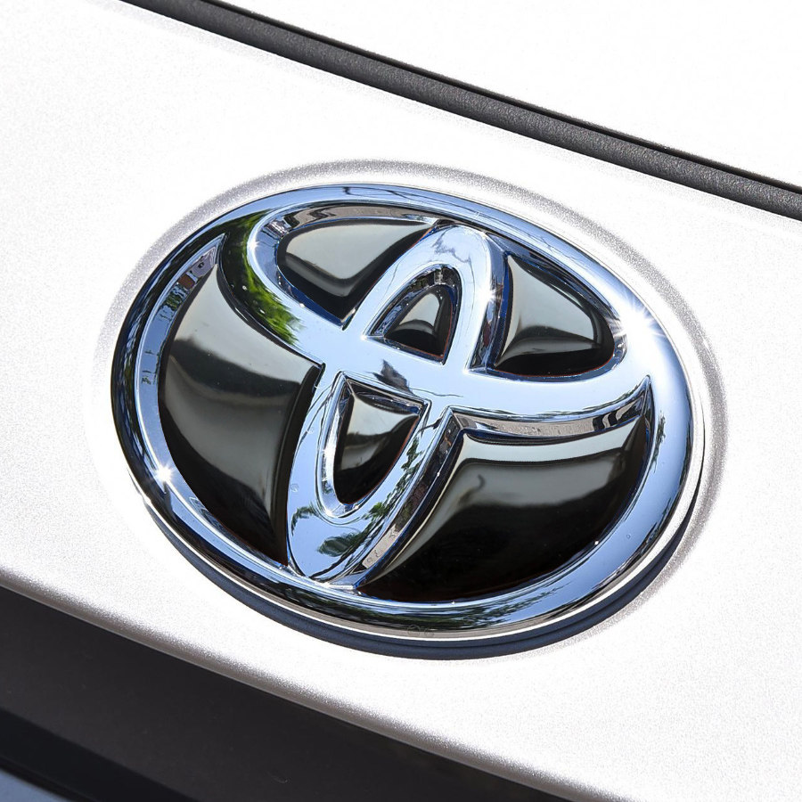 适用丰田改装饰卡罗拉凯美瑞雷凌汉兰达致炫方向盘前尾黑色车标贴