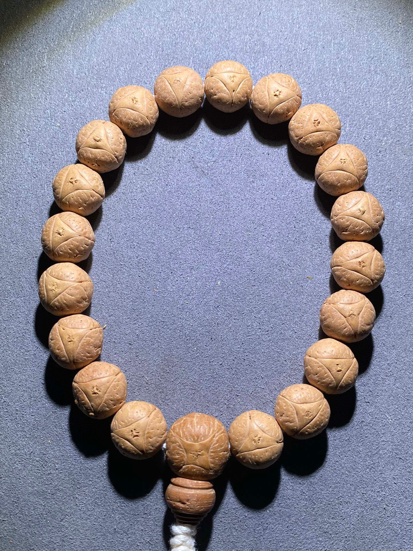 尼泊尔龙眼菩提手串麒麟眼凤眼手持男士女士新籽姜黄皮天然镶嵌
