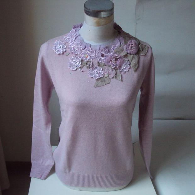 清仓靓妞羊毛衫羊绒衫女紫色圆领绣花毛衣刺绣毛衣订珠全羊毛衫