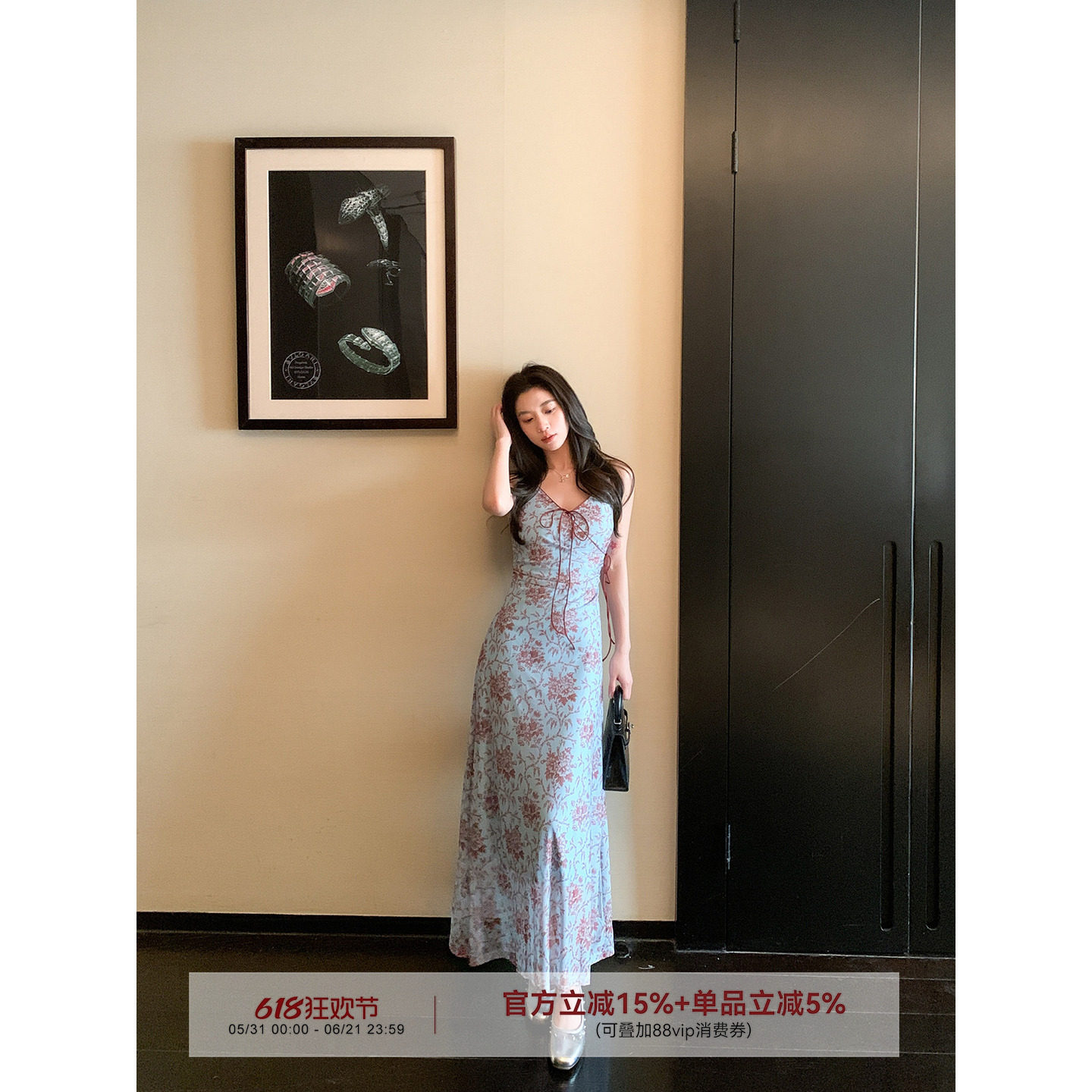 MG小象 复古舞会’V领印花系带连衣裙女春季气质吊带裙收腰长裙子