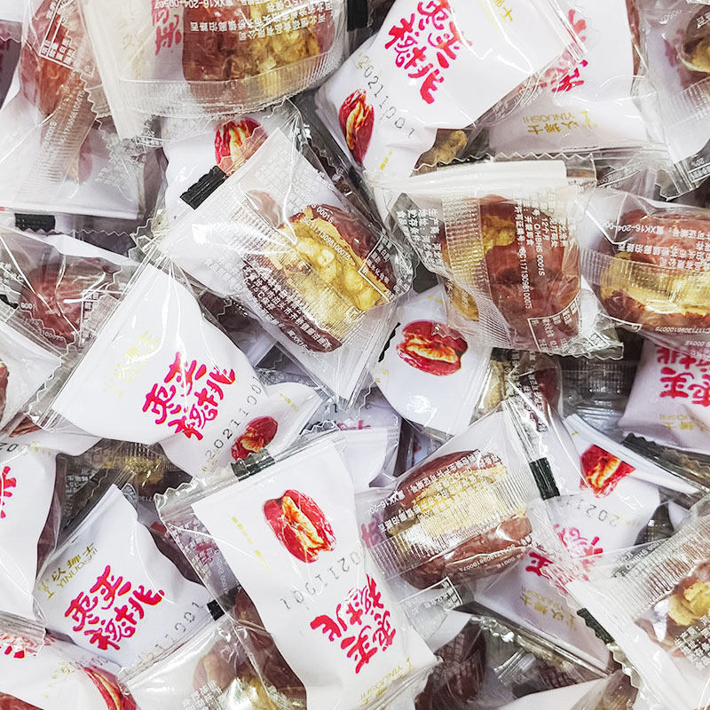 以挪士新品枣夹核桃创意核桃仁枣子果干夹心独立小包装休闲小零食