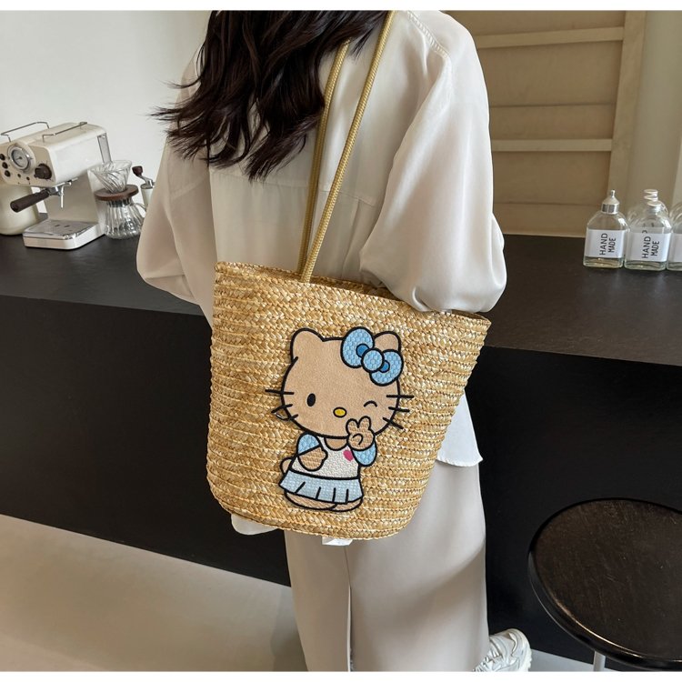 夏季流行草编小包包女2025新款海边度假编织包休闲百搭斜挎水桶包