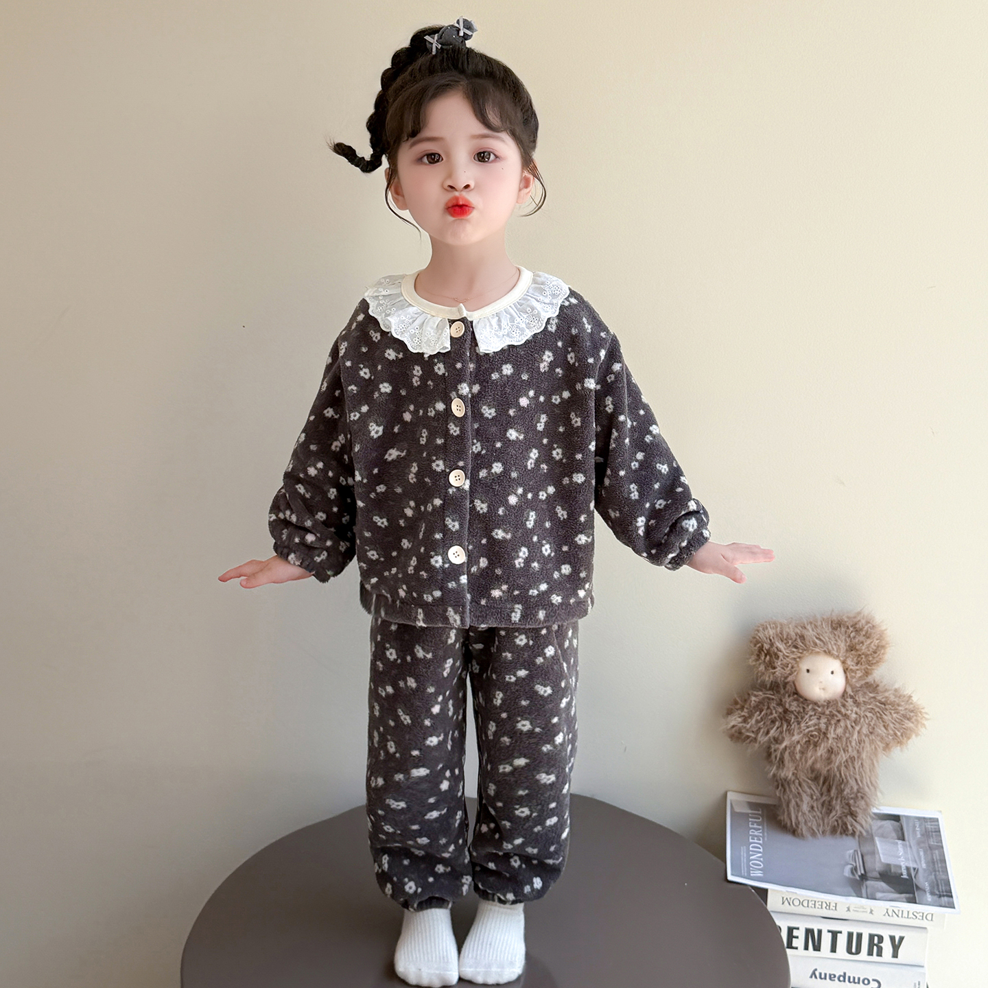 女童睡衣秋冬法兰绒女宝宝家居服