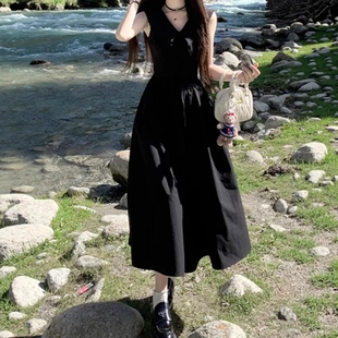 出逃千金 连衣裙女气质长裙女 设计感翻领系带蝴蝶结无袖 五分袖