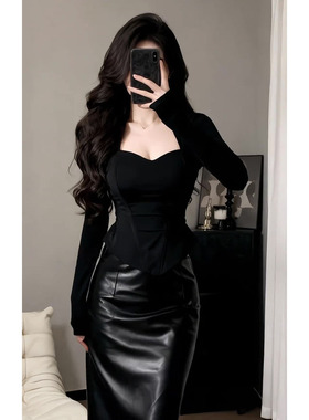 法式黑色方领长袖T恤短款打底衫上衣女秋新款修身显瘦包臀半身裙