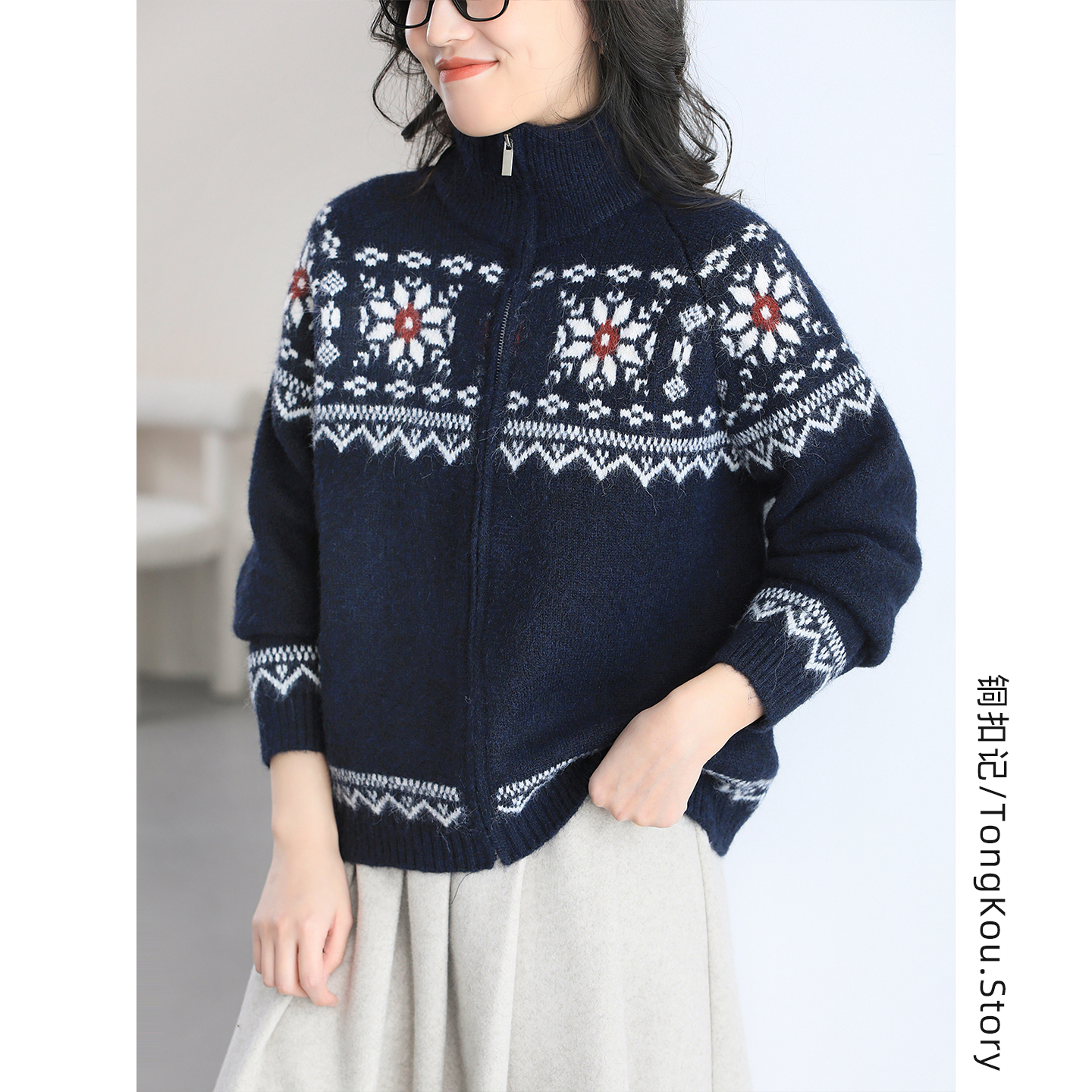 铜扣记雪花立领显瘦针织毛衣女