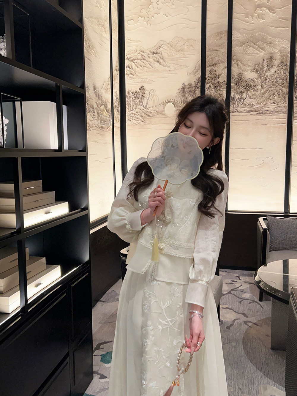 NUOMIJIA 새로운 중국 스타일 국가 스타일 정장 여성 2024 가을 조끼 셔츠 약혼 향상된 말 얼굴 스커트 3 피스 세트