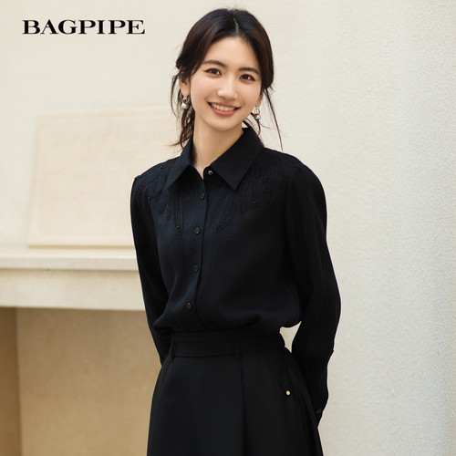 风笛2025秋季新款简约翻领衬衫女轻奢刺绣设计感气质通勤上衣