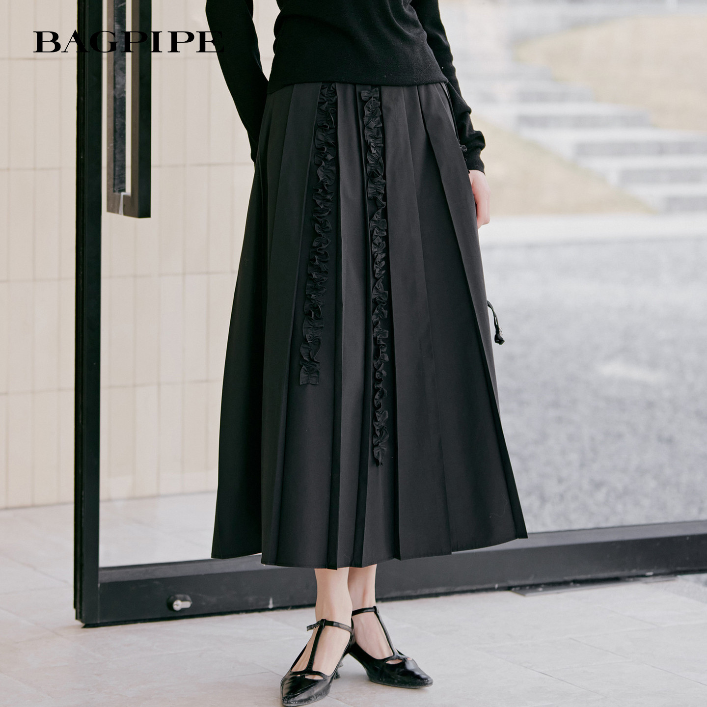 风笛2026秋季新品女士黑色立体花边装饰中长半身裙通勤 A 字伞裙