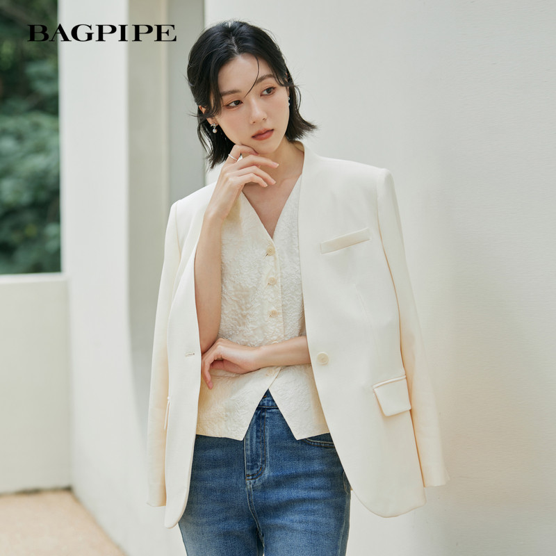 风笛2025春季新款米白色西装外套女休闲百搭通勤气质女小西服上衣