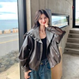 美拉德撞色复古针织披肩皮衣外套女春秋2025新款小个子PU夹克超火，女装皮衣，莘蕾