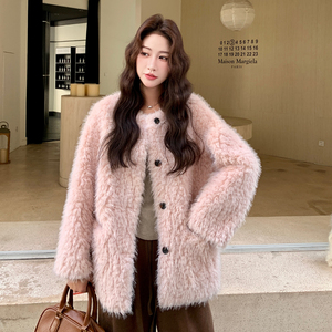 浅粉色时尚皮毛一体毛绒短外套女2025年秋冬季甜系保暖显瘦上衣图片