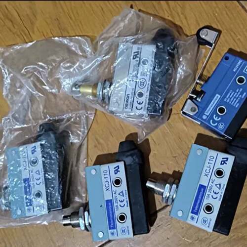 可维修欧姆龙行程开关D4MC-5020-N，有包装袋。议价