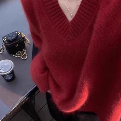 秋冬新款安哥拉红大码V领羊毛衫女宽松加厚时尚慵懒风针织打底衫