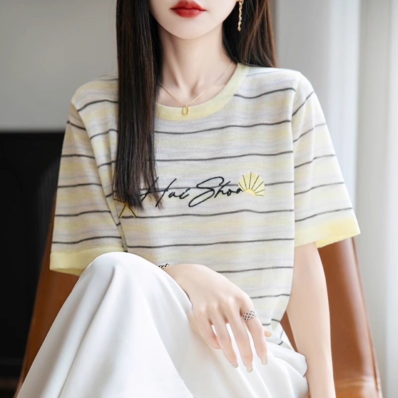 2025夏季新款刺绣字母条纹圆领短袖冰丝针织T女薄款竹节麻薄上衣