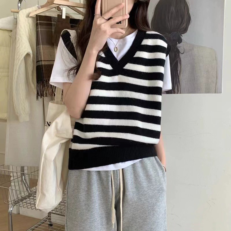 黑白条纹马甲V领针织背心女2023新款春韩版减龄毛衣叠穿上衣秋冬