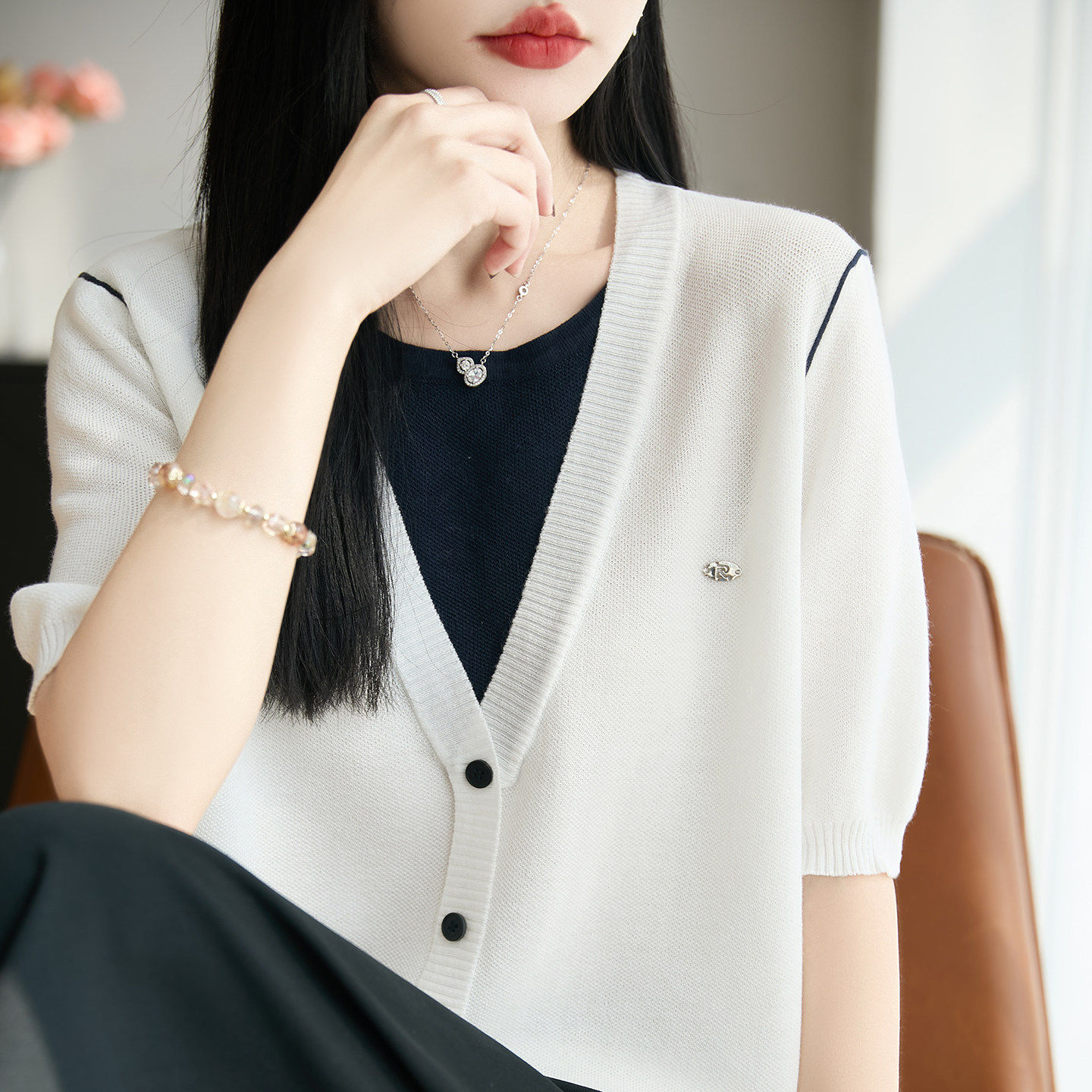 汉堡宽松复古假两件V领短袖t恤女冰丝针织衫女开衫灰色纽扣上衣