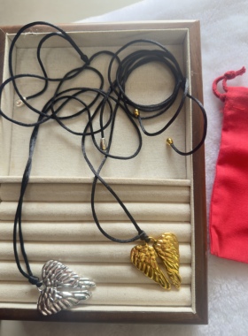 西班牙UNOde50轻奢复古金属翅膀绳子项链小众黑色皮革简约氣質