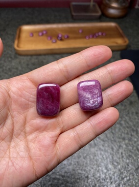 天然红宝石全红闪透星光星光长方双面无事牌