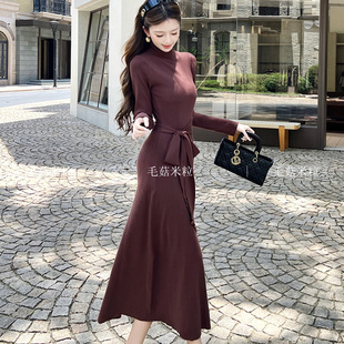 配大衣的内搭针织连衣裙女轻奢高级感秋冬季韩系高领修身显瘦长裙