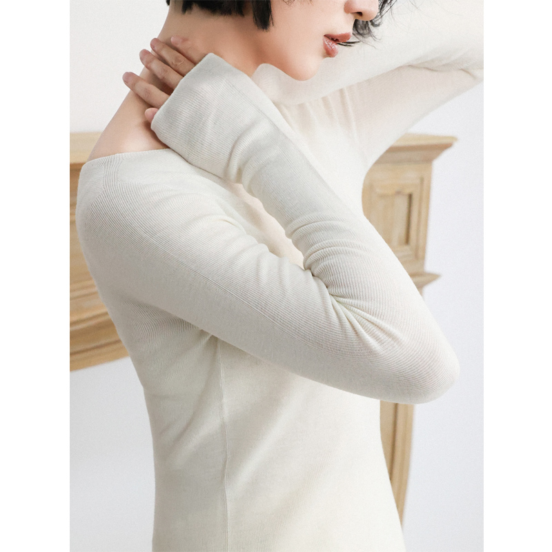 精纺羊毛无缝一体一字领打底衫女