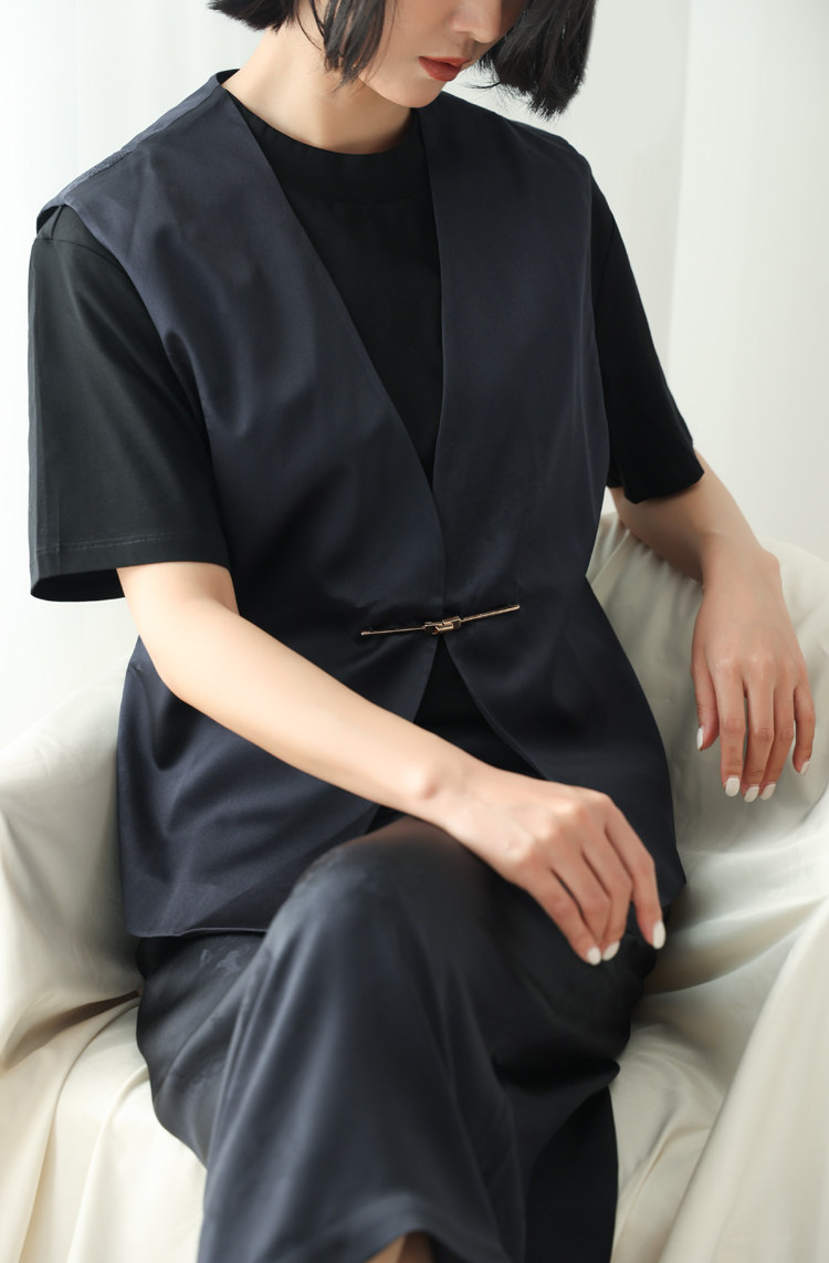 霸气绝美~法国设计师高定社交名媛真丝暗纹提花v领无袖马甲kaka特