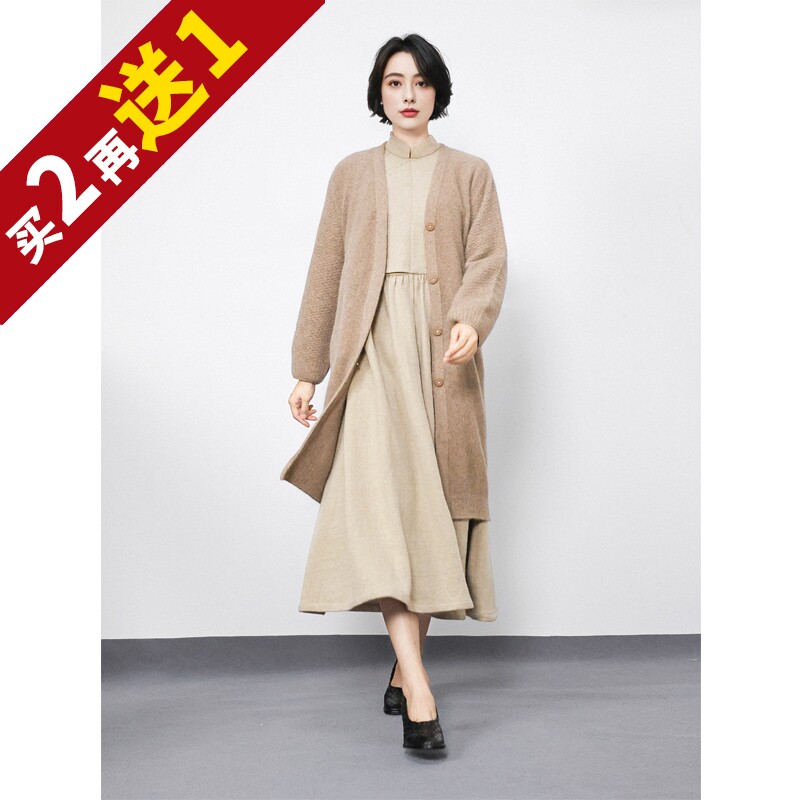 KAKA法单款厚质狐狸绒混织V领单排扣慵懒名媛宽松中长开衫大毛衣
