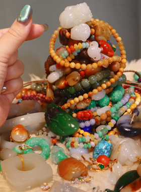 「雅布藤」珠玉琳琅。和田玉手串手镯挂件。定制专拍。
