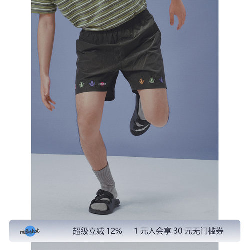 Milkshot 青蛙刺绣宽松格纹肌理防泼水黑色短裤夏季男士沙滩裤