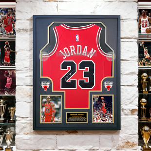 迈克尔乔丹公牛队签名印签球衣裱相框装饰展示收藏送球迷男友礼物