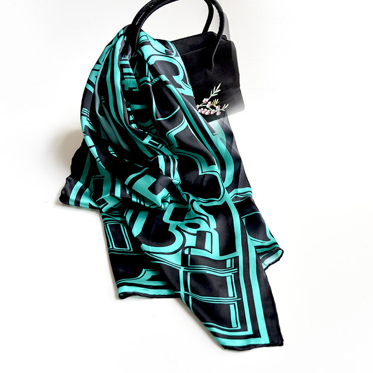 气质高冷祖母绿黑底丝滑素绉缎