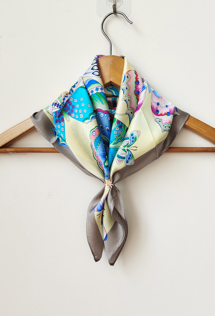 14姆米素绉缎小方巾