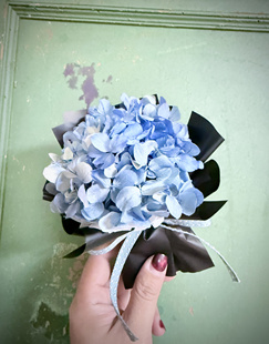 无尽欢夏绣球满天星永生花车载花束送男女友见面小花迷你花伴手礼