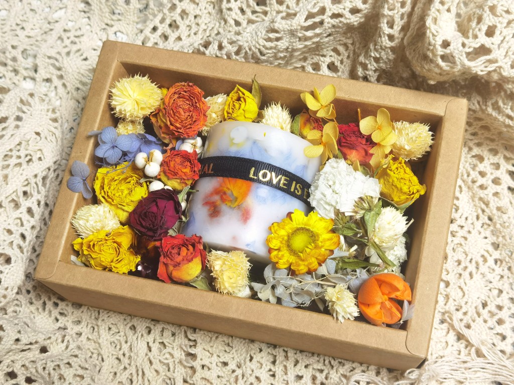 森系缤纷玫瑰干花永生花艺术香薰蜡烛母亲节礼物婚礼伴手礼闺蜜礼