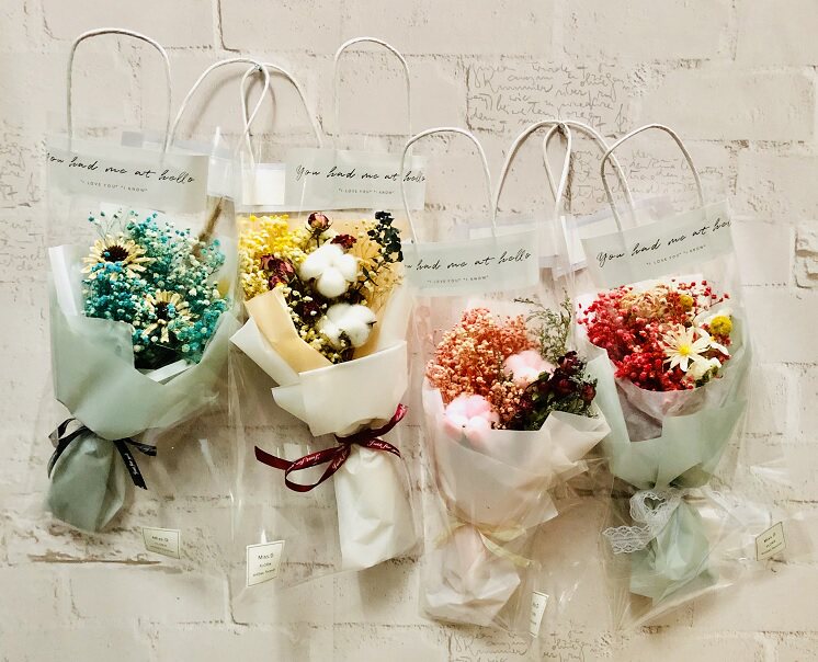 女生节花束中秋进口永生满天星玫瑰干花束生日女神礼物毕业手捧花