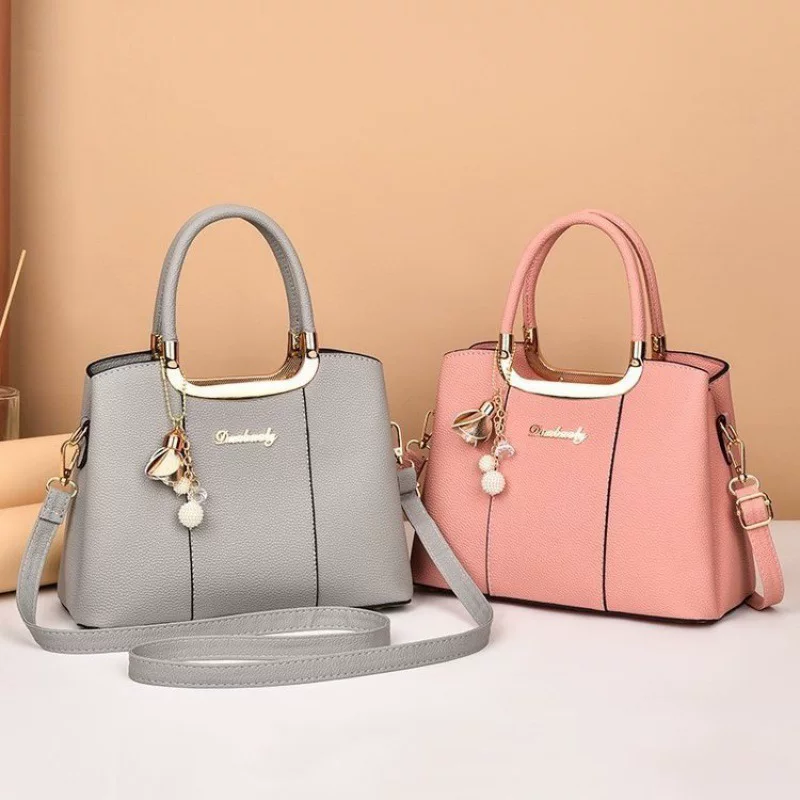 Стильная универсальная вместительная сумка через плечо
