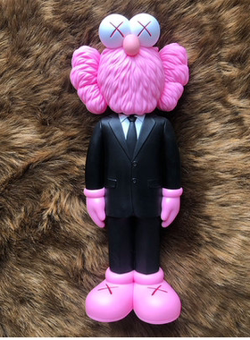 kaws芝麻街粉色玩偶手办桌面摆件