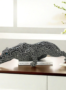 新款创意现代仿真豹子摆件家居酒柜客厅书房长颈鹿头摆设装饰礼盒