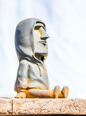 趣味创意北欧复活节岛坐地摩艾石像工艺品手机支架小摆件办装饰