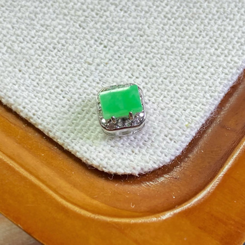 4868号天然缅甸翡翠a货细糯冰阳绿小无事牌多用银潘潘一图一物