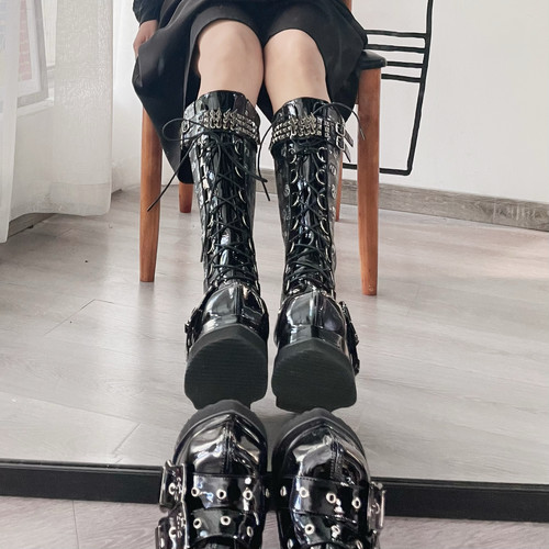 店主实拍朋克情侣鞋亚文化鞋哥特穿搭古着显瘦马丁靴长靴铆钉小兽