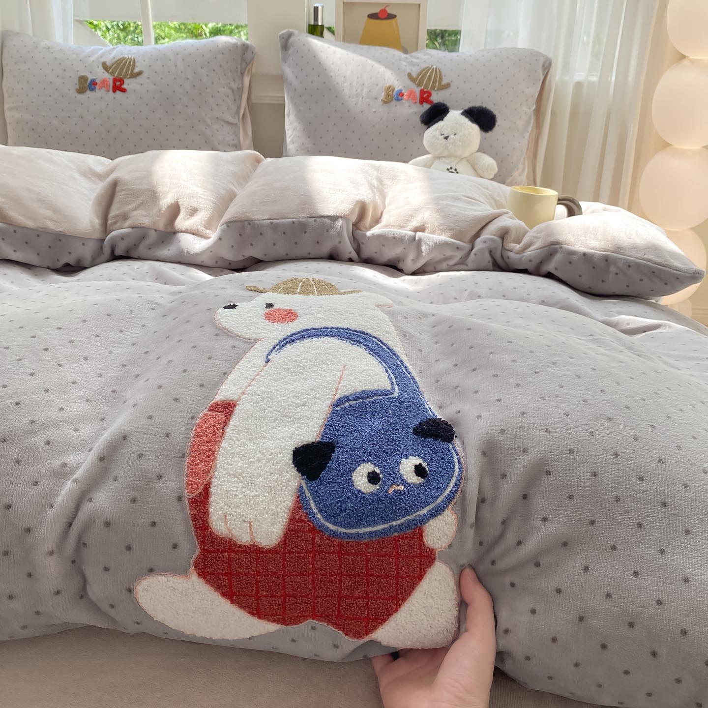 背包熊卡通牛奶绒四件套毛巾绣