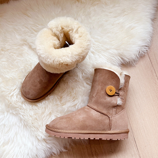 澳洲羊皮毛一体圆头中筒纽扣保暖靴女式防滑真皮雪地靴2025冬新品