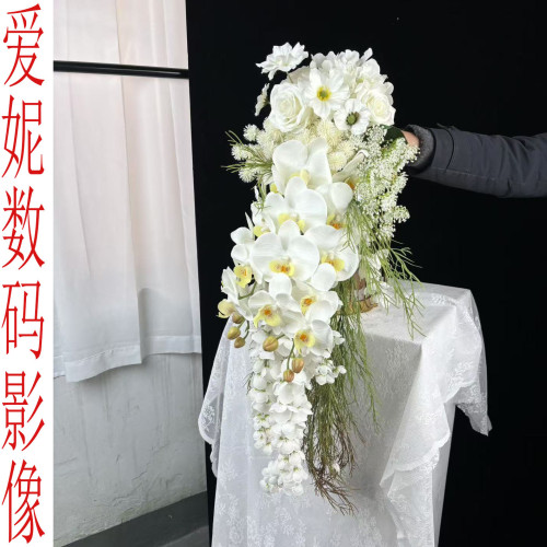 婚纱摄影楼户外旅拍 高级感白色瀑布手捧花 新娘结婚礼拍照道具假