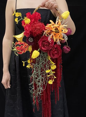 新中式喜嫁婚纱照新娘手拎竹节手环花红色手捧花红礼服仿真手捧花
