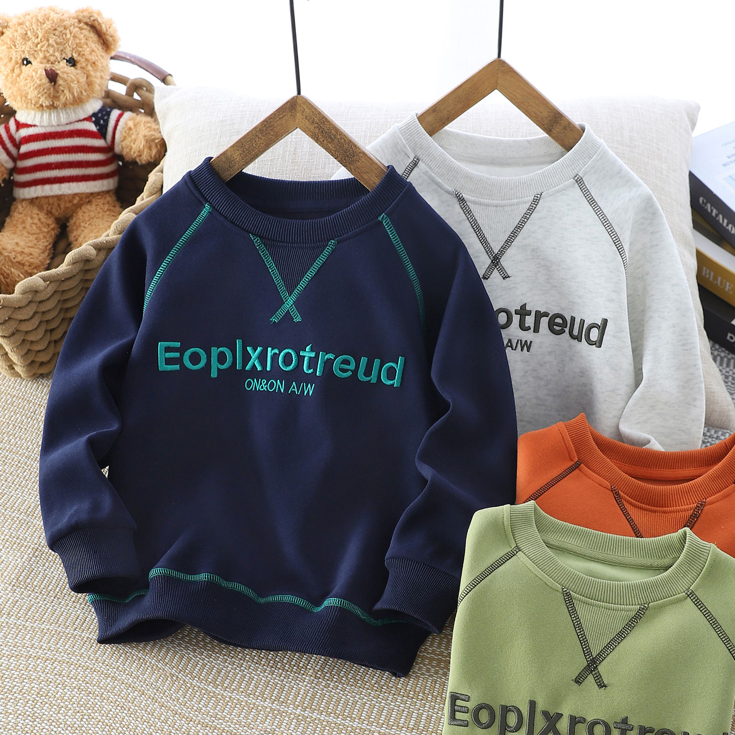 男童纯色棉麻丝刺绣圆领卫衣春秋