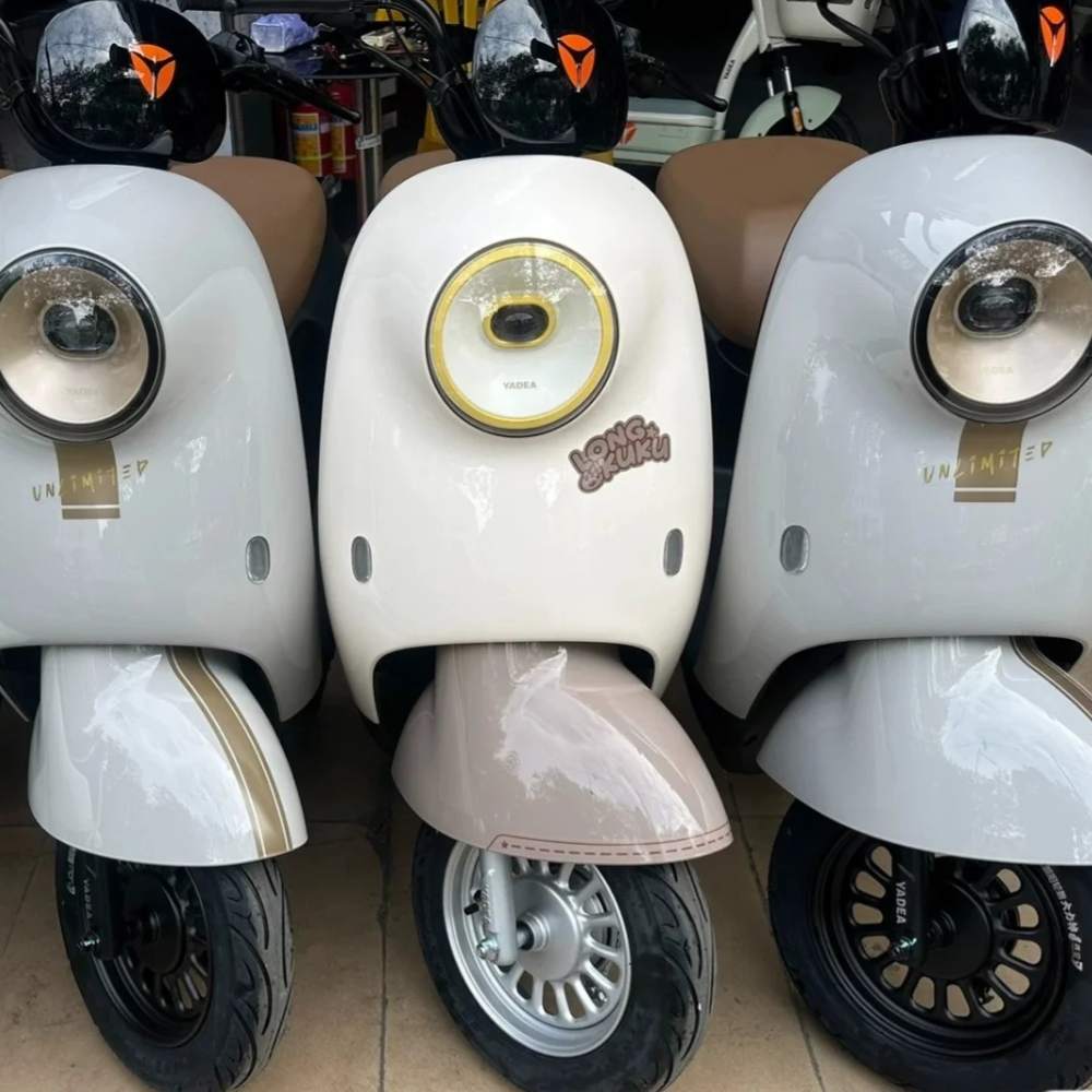 雅迪M10电动车外壳全车塑件配件原厂前围前泥板大灯方向柱仪表壳