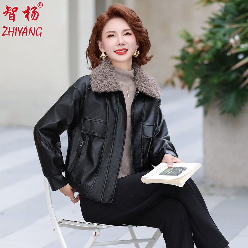 中老年妈妈秋冬短款皮衣外套